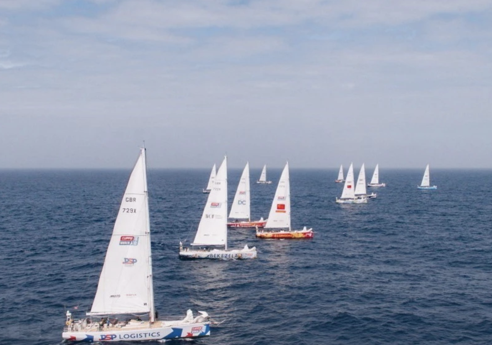 Giải đua thuyền buồm Clipper Race: Các đội thi đầu tiên cập cảng Hạ Long